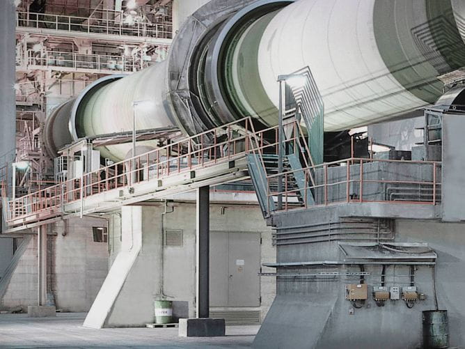 使用 testo 350 排放測量儀對水泥生產進行監測和優化